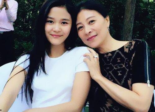 岳红女儿最新爆料,揭秘母亲鲜为人知的往事  第1张